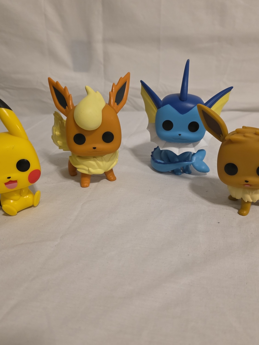 Funko Pop Pokemon Eevee Vaporeon Jolteon Flareon Eeveelutions 4 Pack 2022 No Box
